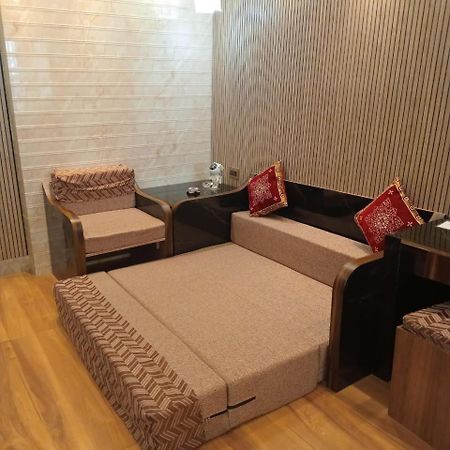 Ostro Inn Studio Apartment Kolkata Bagian luar foto