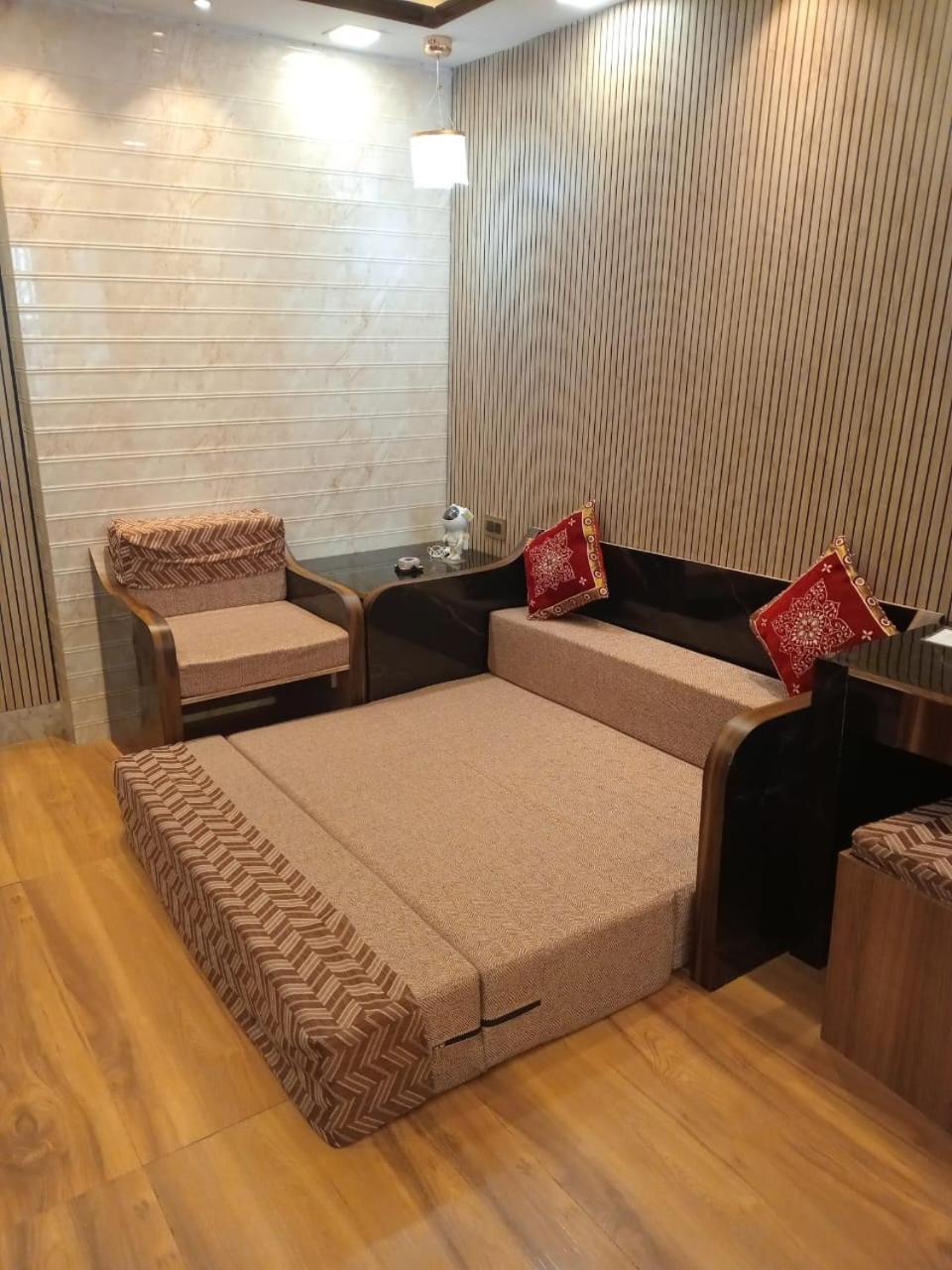 Ostro Inn Studio Apartment Kolkata Bagian luar foto